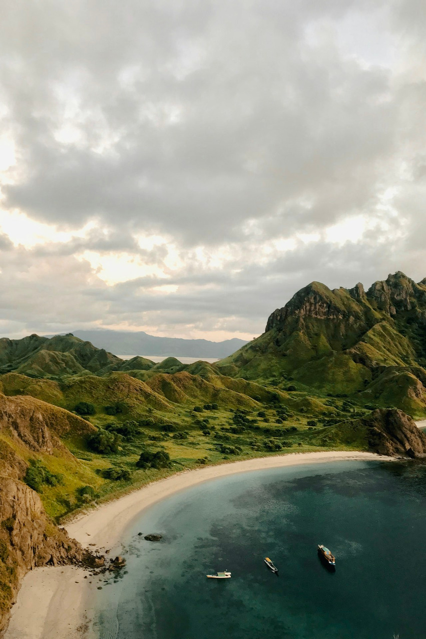 A beautiful coastline with mountains and boats, Ultra